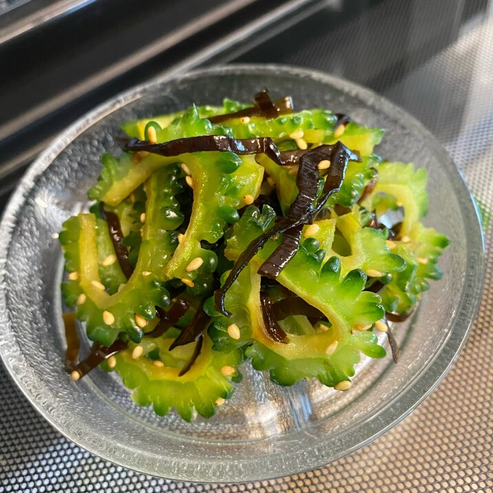 レンジで1分❣️超簡単ゴーヤと昆布の佃煮の和え物